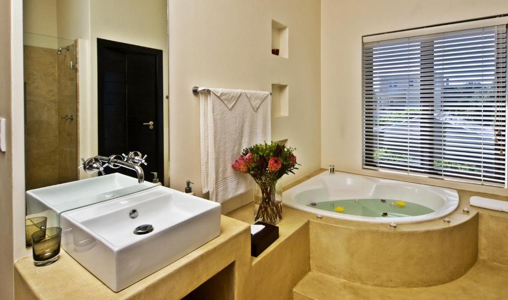Lodge On The Lake And Wellness Spa وايلدرنيس الغرفة الصورة
