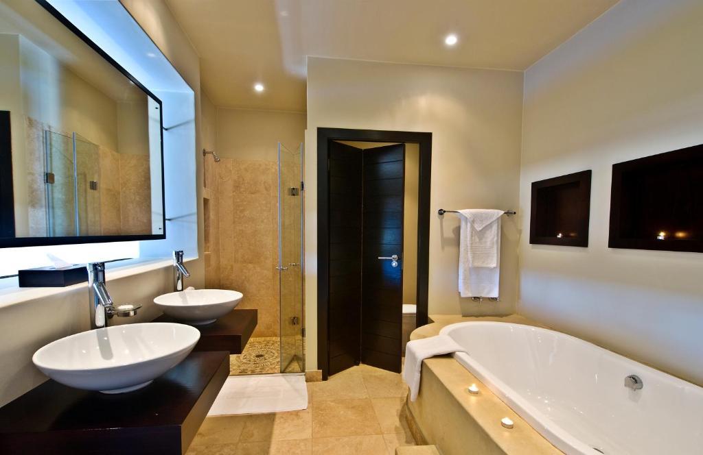 Lodge On The Lake And Wellness Spa وايلدرنيس الغرفة الصورة