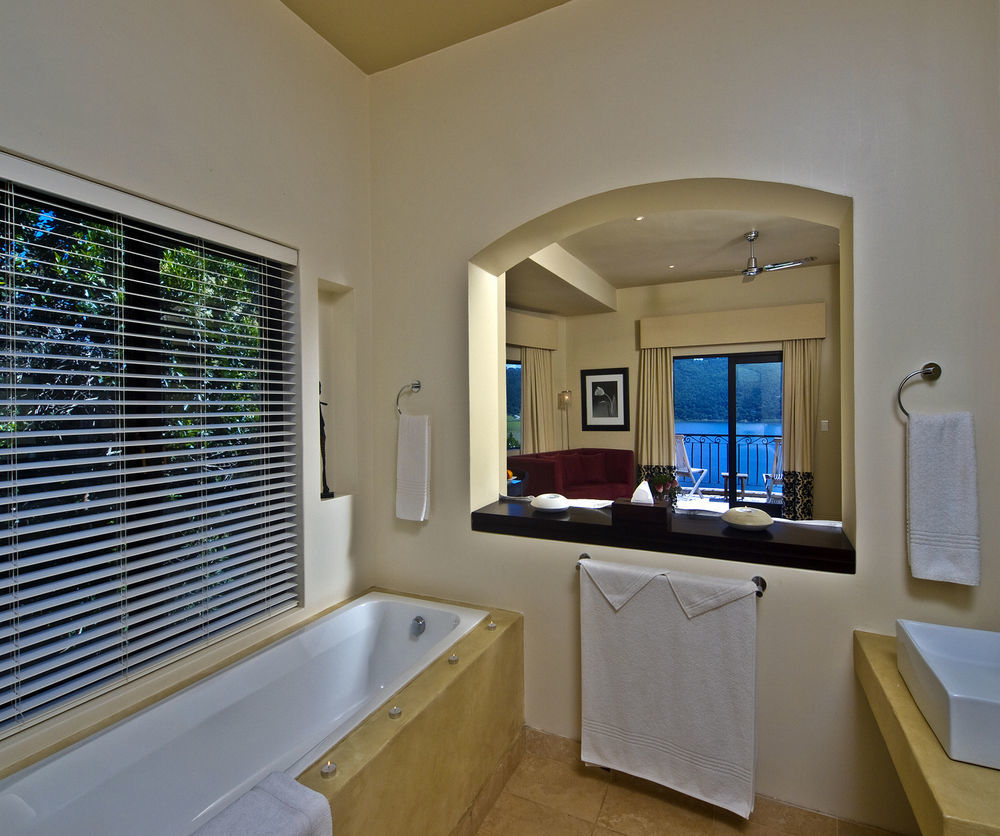 Lodge On The Lake And Wellness Spa وايلدرنيس المظهر الخارجي الصورة